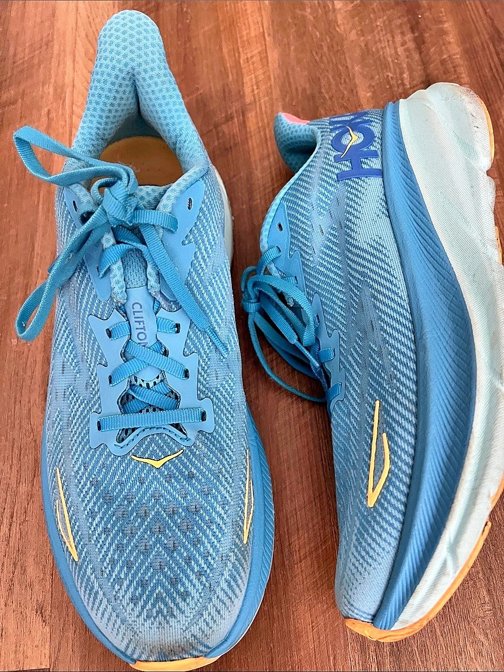 HOKA Clifton 9 Women's Athletic Shoes US 10 lightly worn